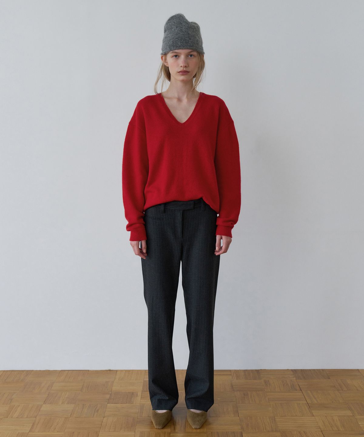 오버듀플레어(OVERDUEFLAIR) RELAXED FIT V-NECK KNIT_CHERRY RED