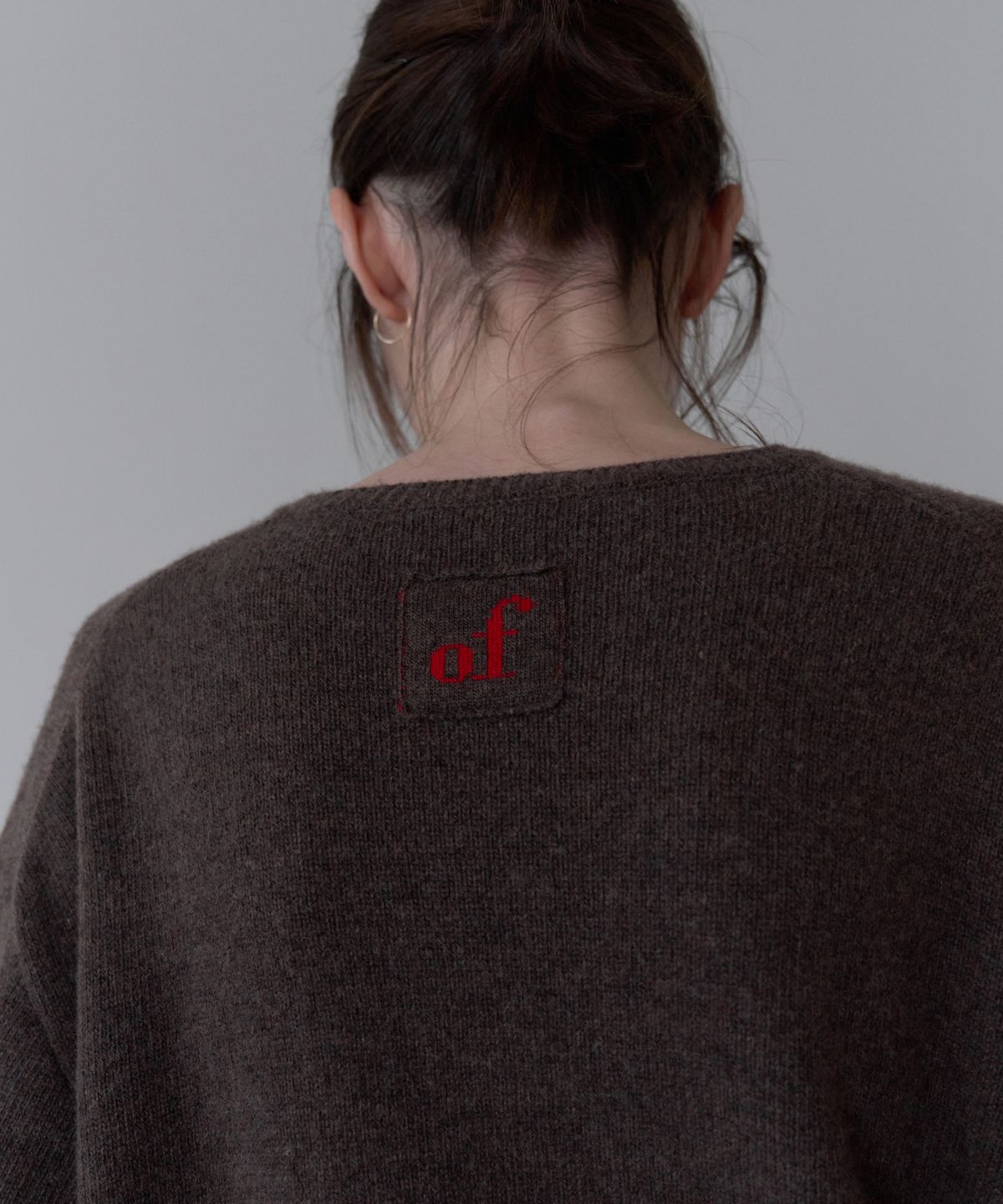 오버듀플레어(OVERDUEFLAIR) RELAXED FIT V-NECK KNIT_BROWN
