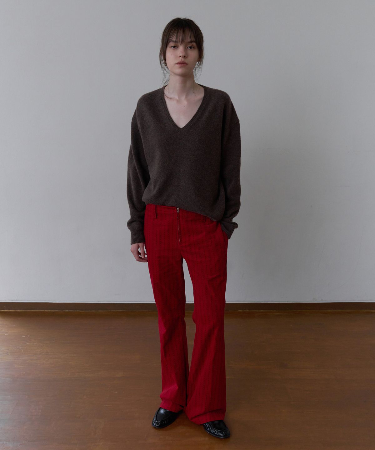 오버듀플레어(OVERDUEFLAIR) RELAXED FIT V-NECK KNIT_BROWN