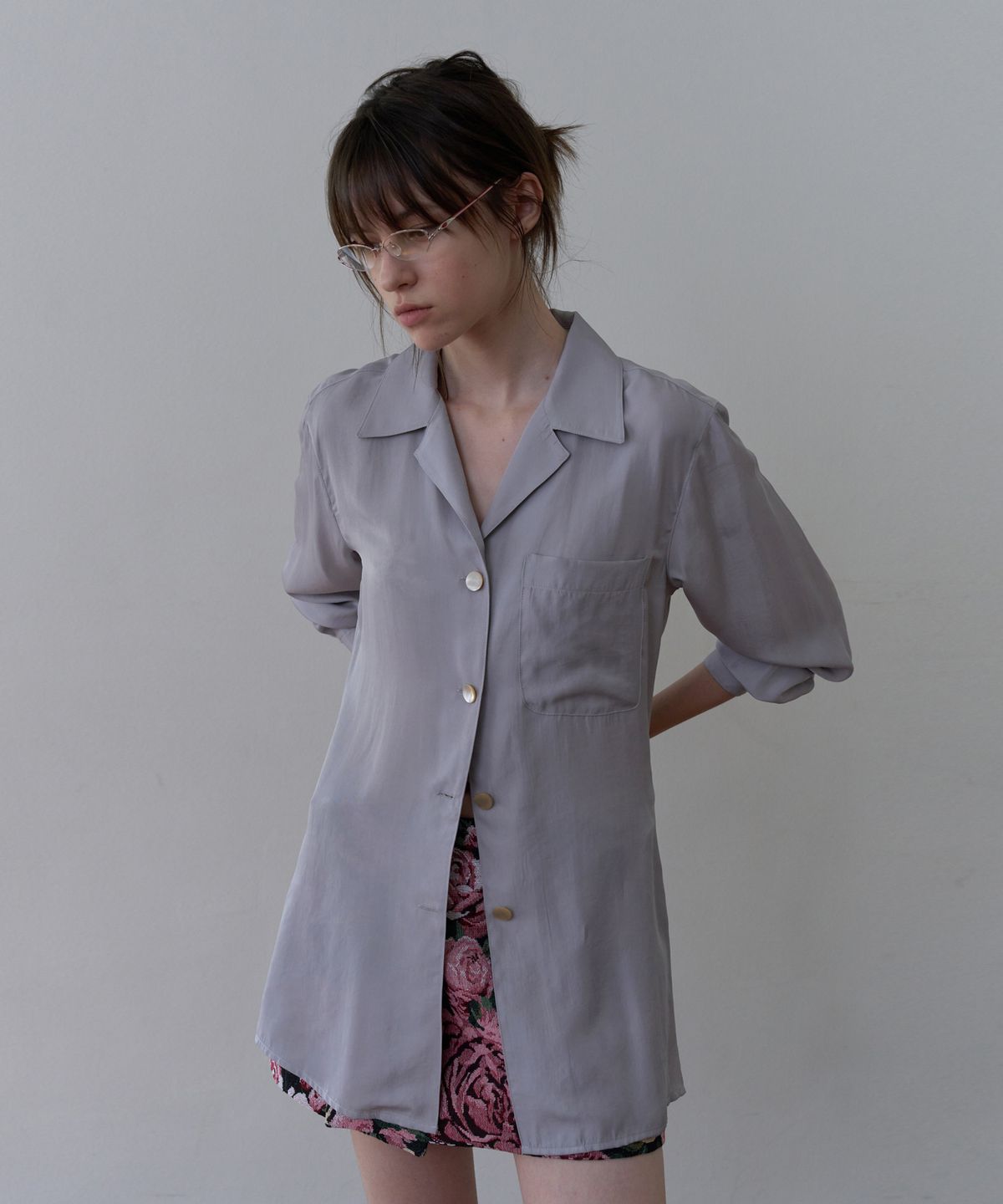 오버듀플레어(OVERDUEFLAIR) SMOOTH TAILORED SILKY BLOUSE_GREY