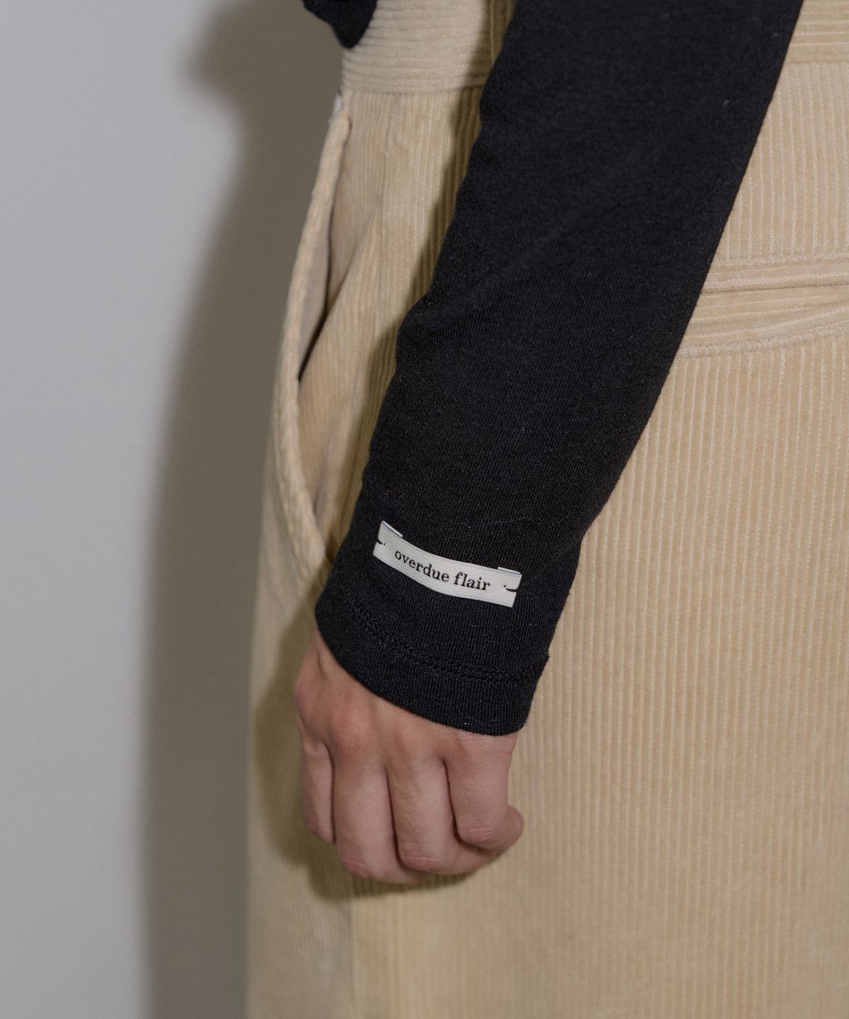 오버듀플레어(OVERDUEFLAIR) SLIM-FIT WOOL TURTLENECK T-SHIRT_BLACK