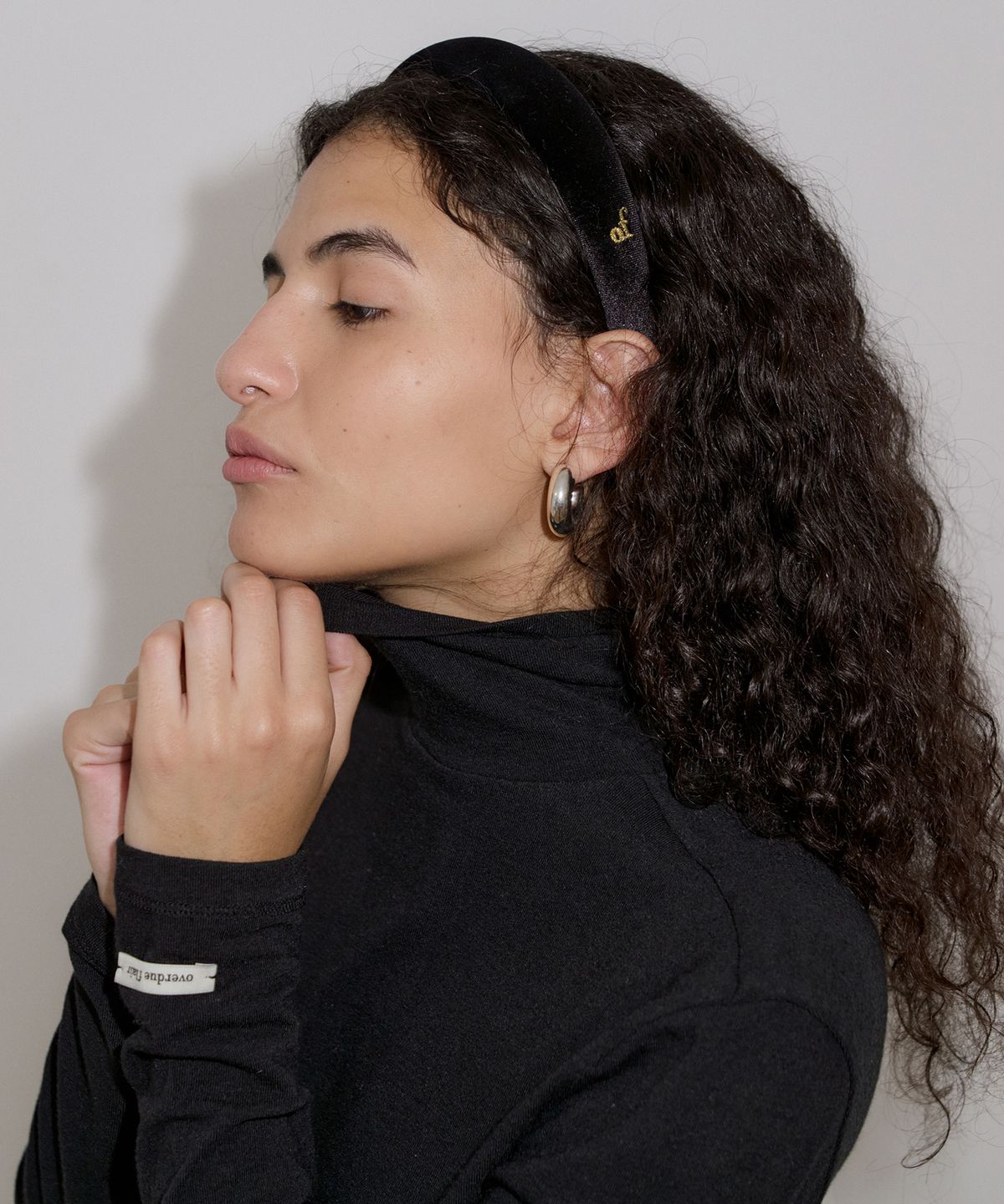 오버듀플레어(OVERDUEFLAIR) SLIM-FIT WOOL TURTLENECK T-SHIRT_BLACK