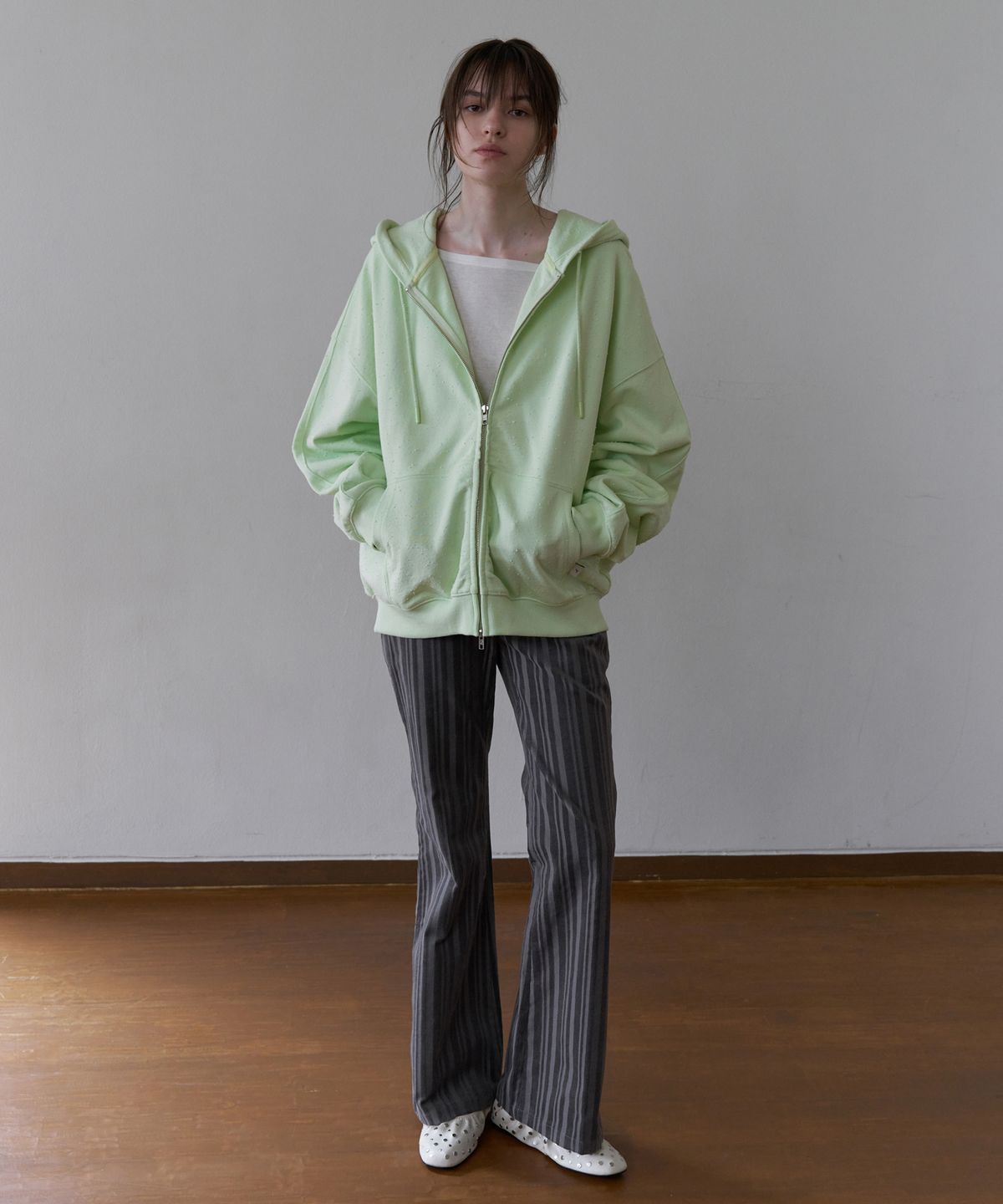 오버듀플레어(OVERDUEFLAIR) DAMAGED WASHED ZIP-UP HOODIE_APPLE GREEN