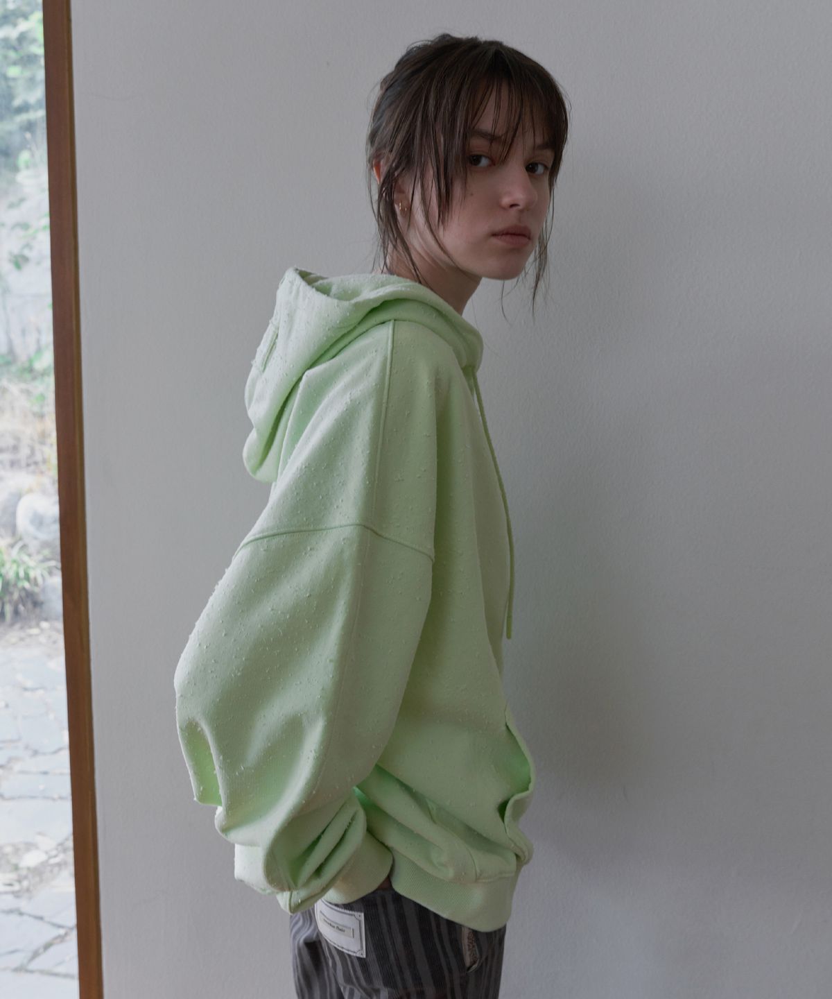 오버듀플레어(OVERDUEFLAIR) DAMAGED WASHED ZIP-UP HOODIE_APPLE GREEN