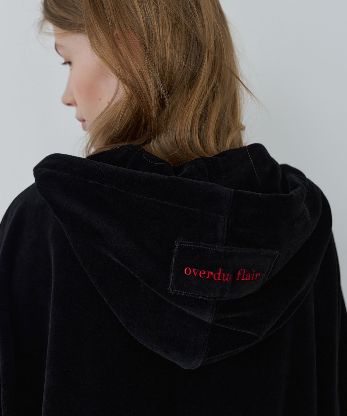 오버듀플레어(OVERDUEFLAIR) VELVET TEXTURED ZIP-UP HOODIE_BLACK