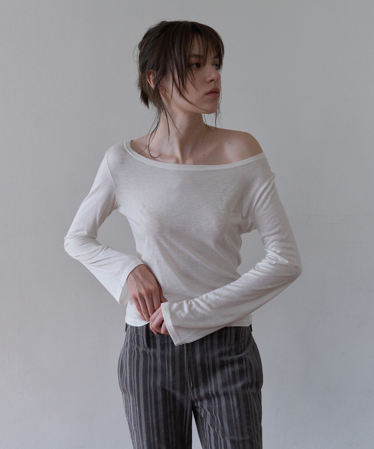 오버듀플레어(OVERDUEFLAIR) BOAT-NECK SLIM FIT T-SHIRT_IVORY
