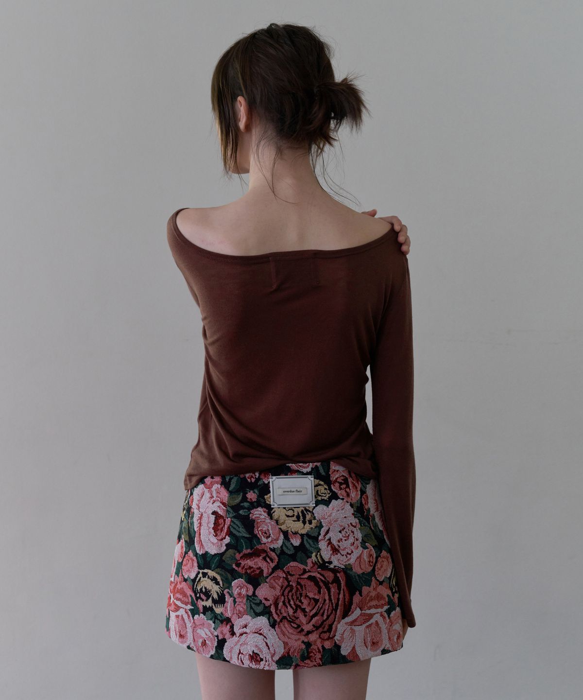 오버듀플레어(OVERDUEFLAIR) BOAT-NECK SLIM FIT T-SHIRT_RED BROWN