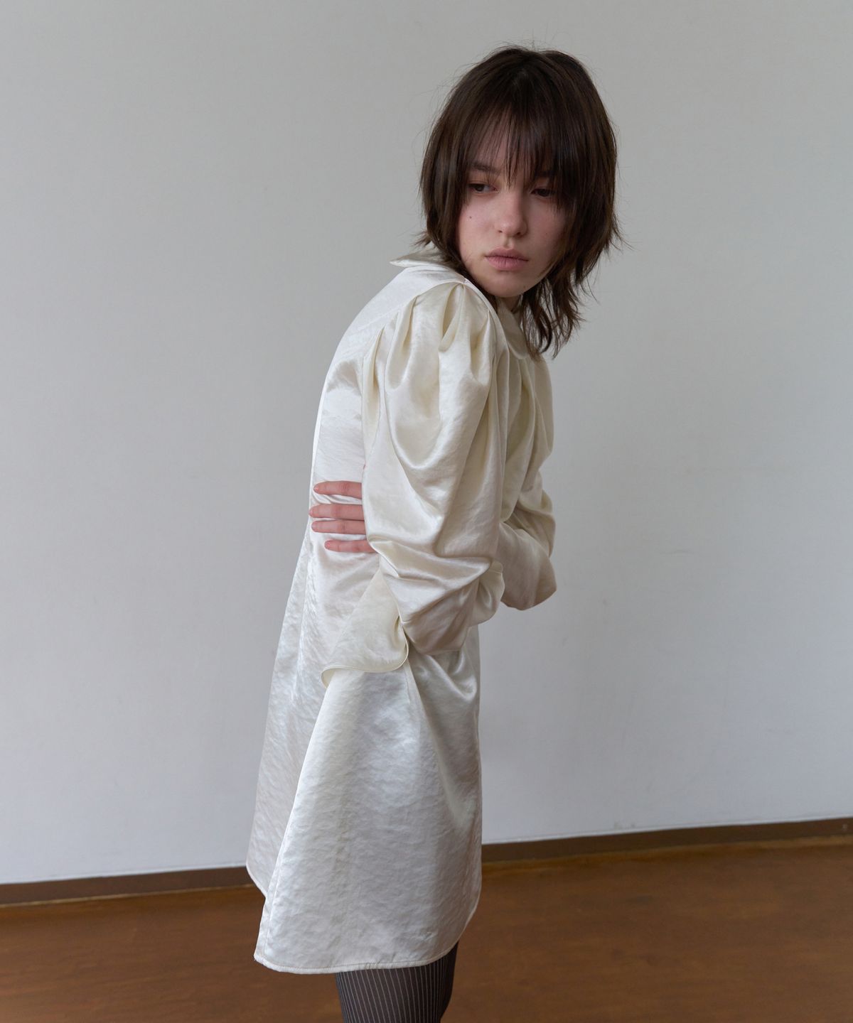 오버듀플레어(OVERDUEFLAIR) CUPRA DRAPED MINI DRESS_CREAM