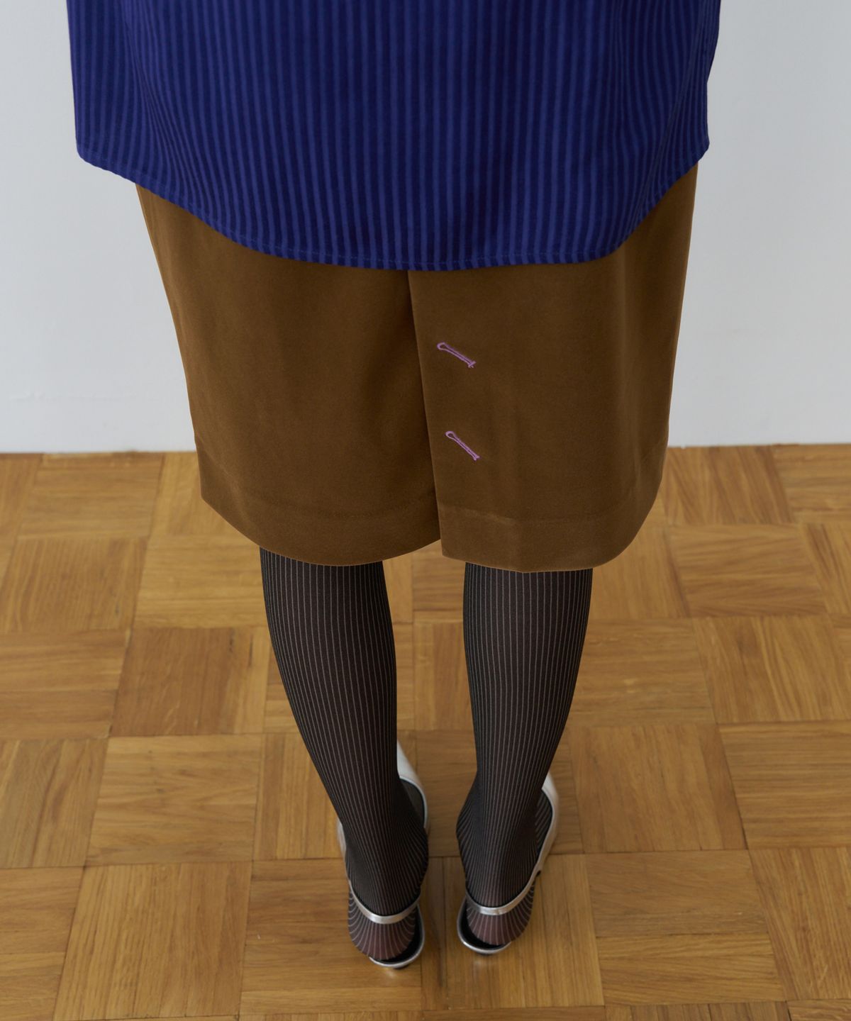 오버듀플레어(OVERDUEFLAIR) RETRO-MOOD MID SKIRT_VINTAGE CAMEL