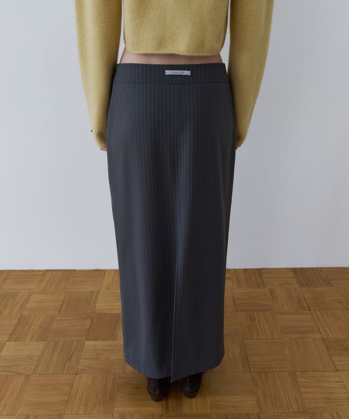 오버듀플레어(OVERDUEFLAIR) TENSION STRETCH MAXI SKIRT_STRIPE GREY