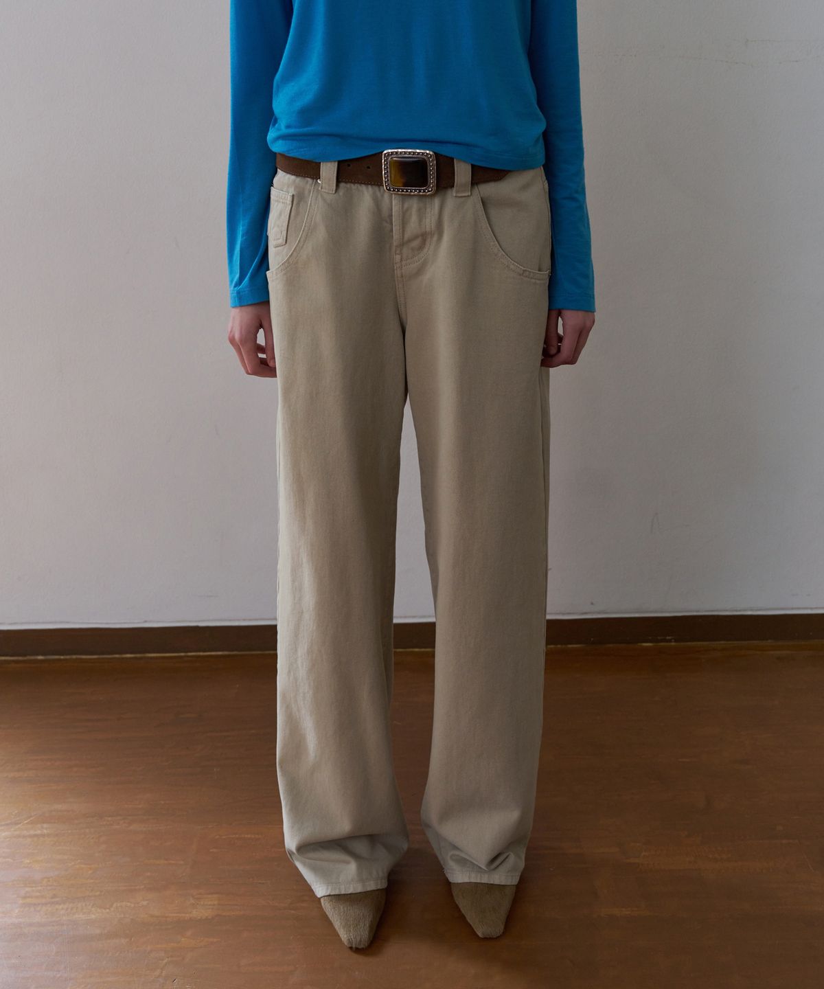 오버듀플레어(OVERDUEFLAIR) LOW-RISE WIDE DENIM PANTS_SAND BEIGE