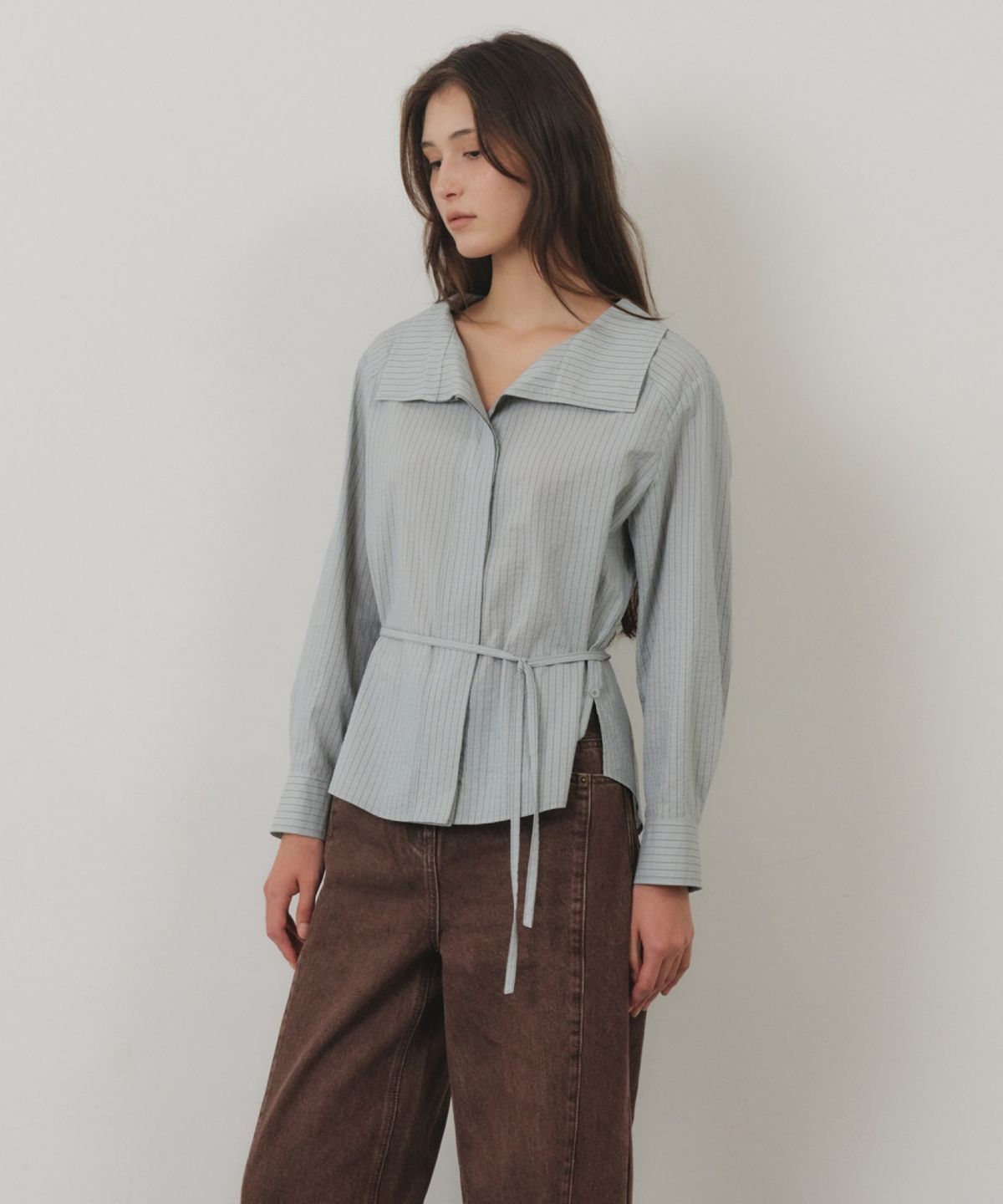 올리브 데 올리브(OLIVE DES OLIVE) 오픈카라 스트라이프 블라우스 OW6AB8030