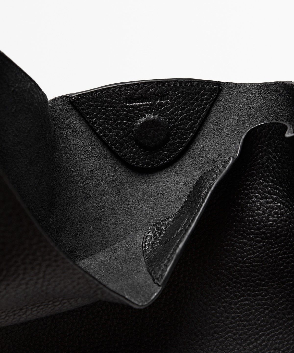 마시모두띠(MASSIMO DUTTI) 나파 가죽 미디엄 숄더백