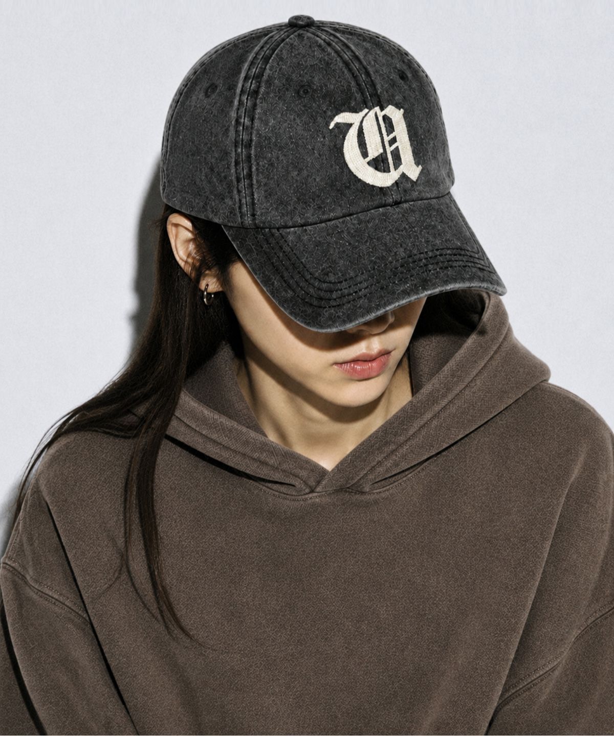 어반플레이어스(URBAN PLAYERS) 페넌트 피그먼트 볼캡 (차콜)