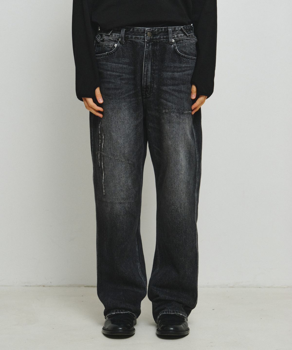 엔도어(ENDOOR) Distressed Repair Denim Pants (Black)