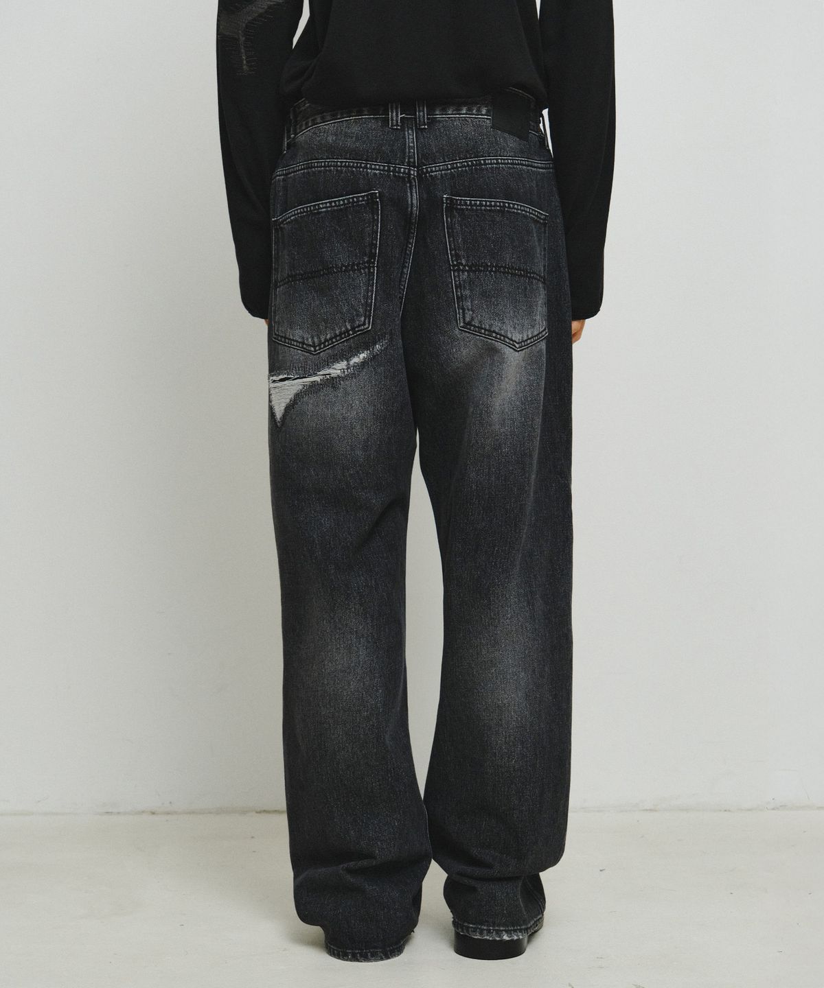 엔도어(ENDOOR) Distressed Repair Denim Pants (Black)