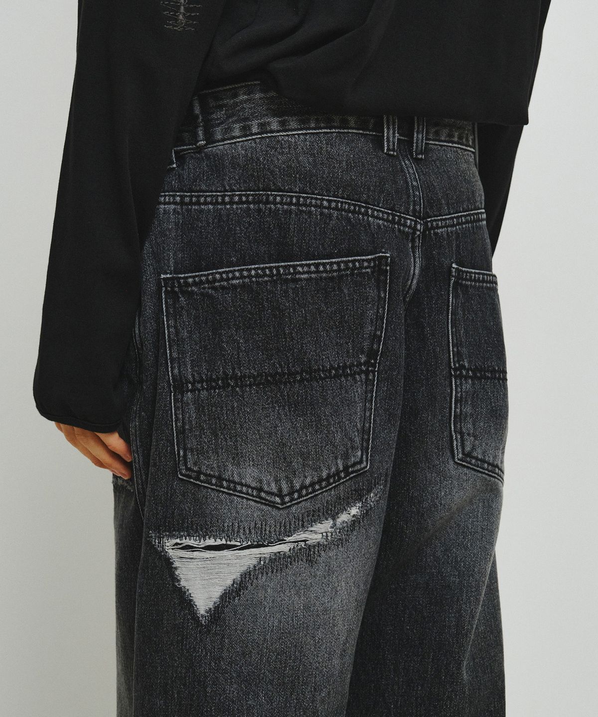엔도어(ENDOOR) Distressed Repair Denim Pants (Black)