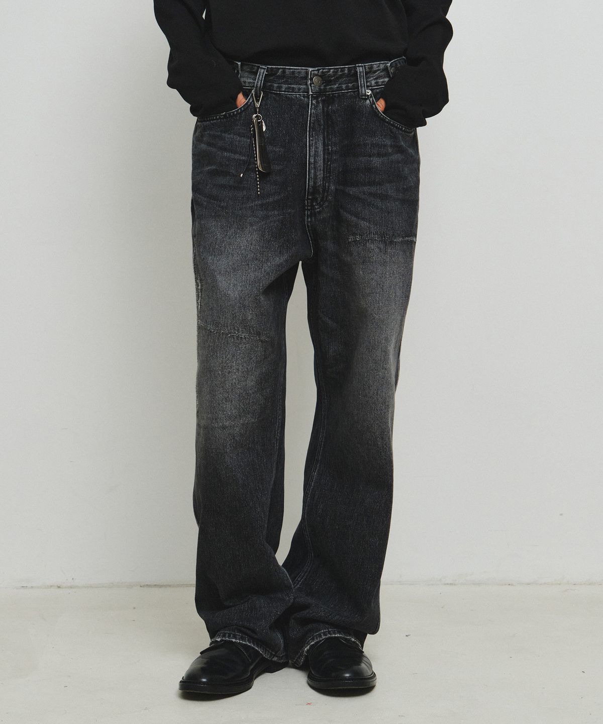 엔도어(ENDOOR) Distressed Repair Denim Pants (Black)