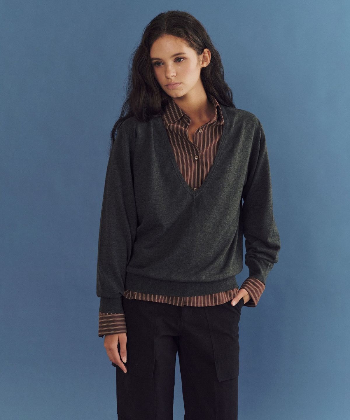 앤니즈(ANDNEEDS) Cowl deep v-neck knit (charcoal)