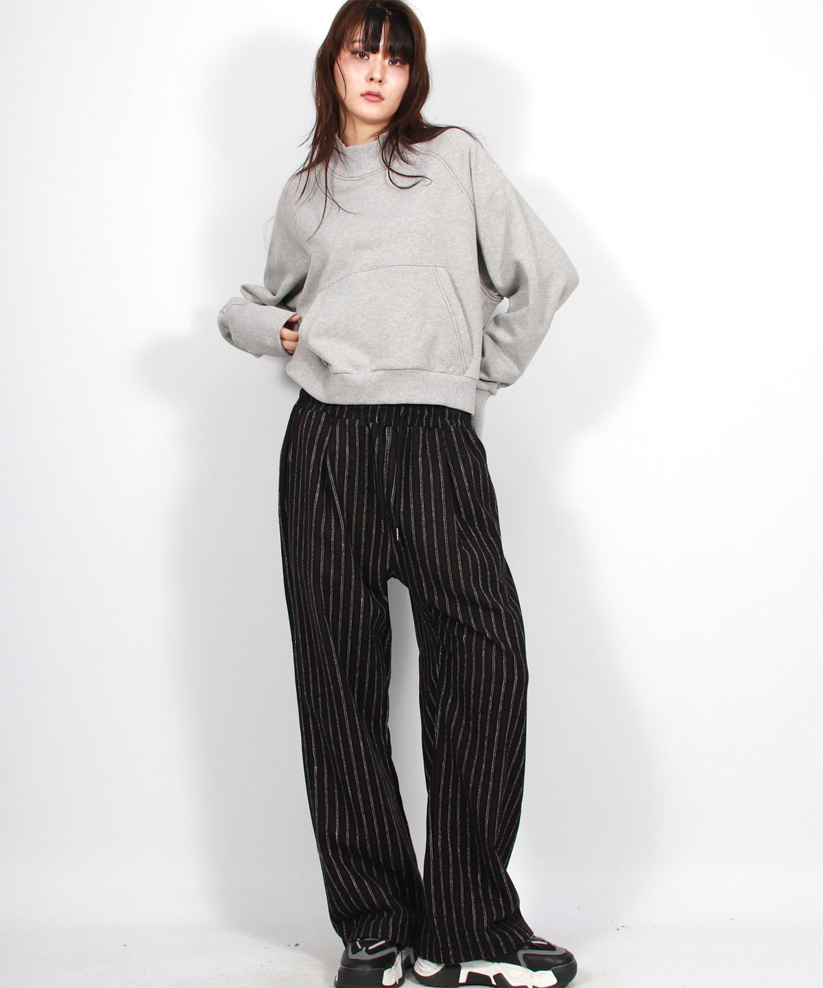 드마크(DEMARC) Vintage stripe straight-fit semi-wide pants - Black