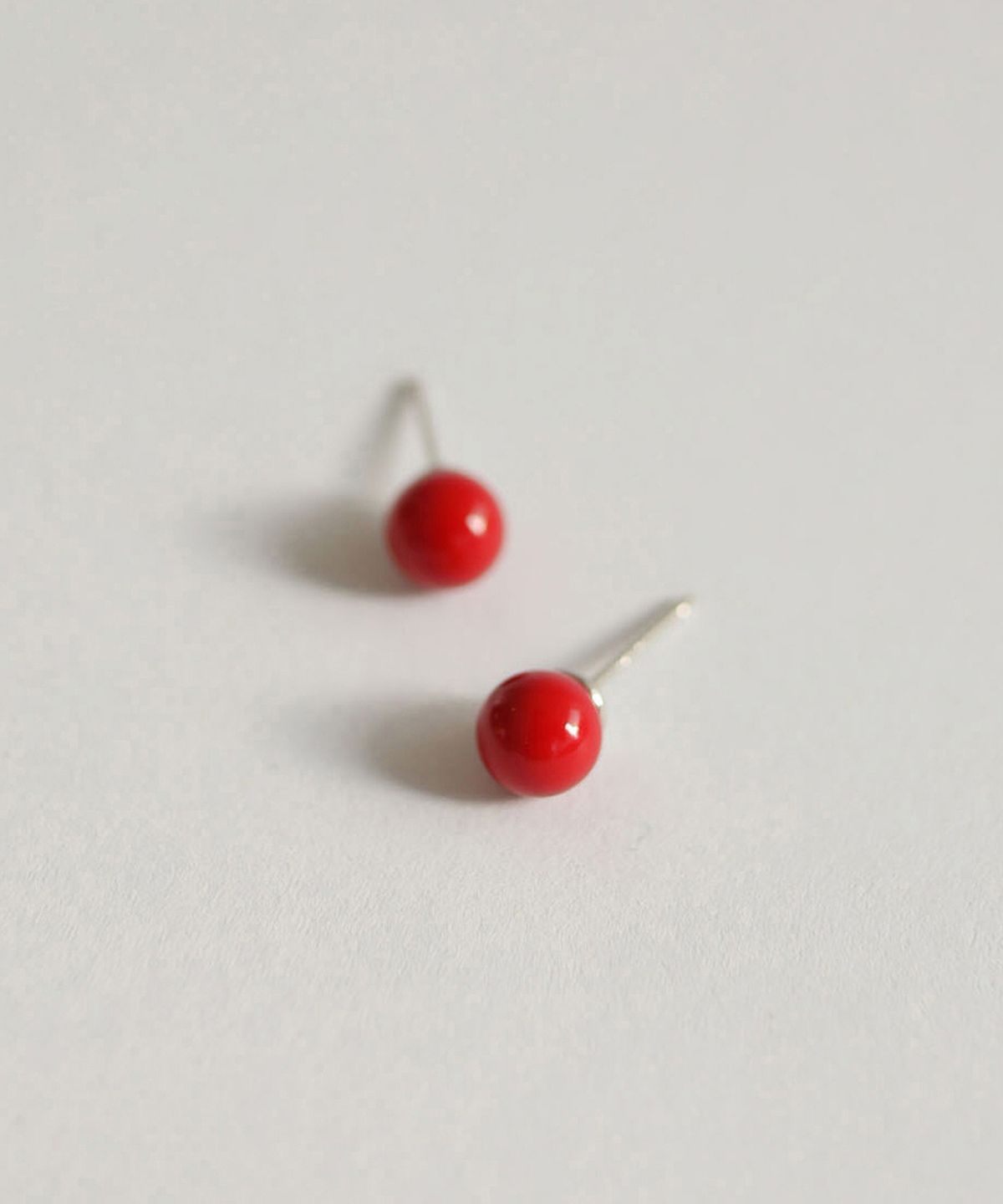 모던라이크(MODERN LIKE) [ Silver 925 ] 산호 레드 진주 귀걸이 6mm