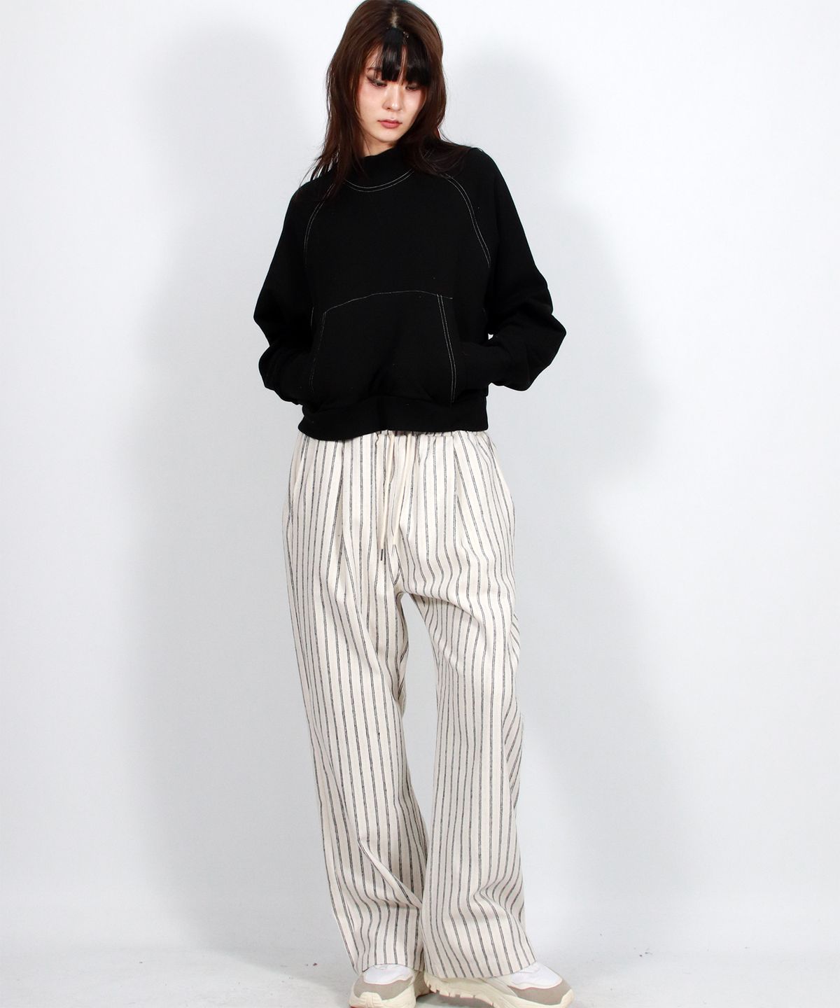 드마크(DEMARC) Vintage stripe straight-fit semi-wide pants - White