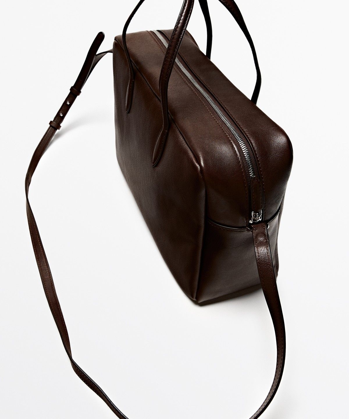 마시모두띠(MASSIMO DUTTI) 나파 가죽 미디엄 더플 백