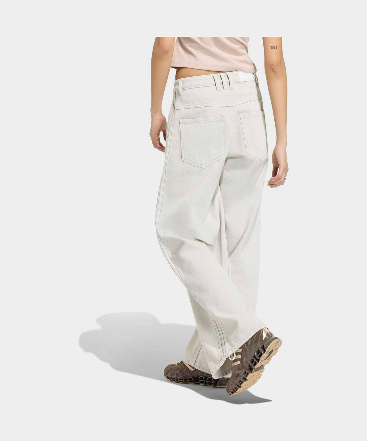 아디다스(ADIDAS) 하이 라이즈 와이드 레그 데님 팬츠 - 그레이데님 / KQ6470
