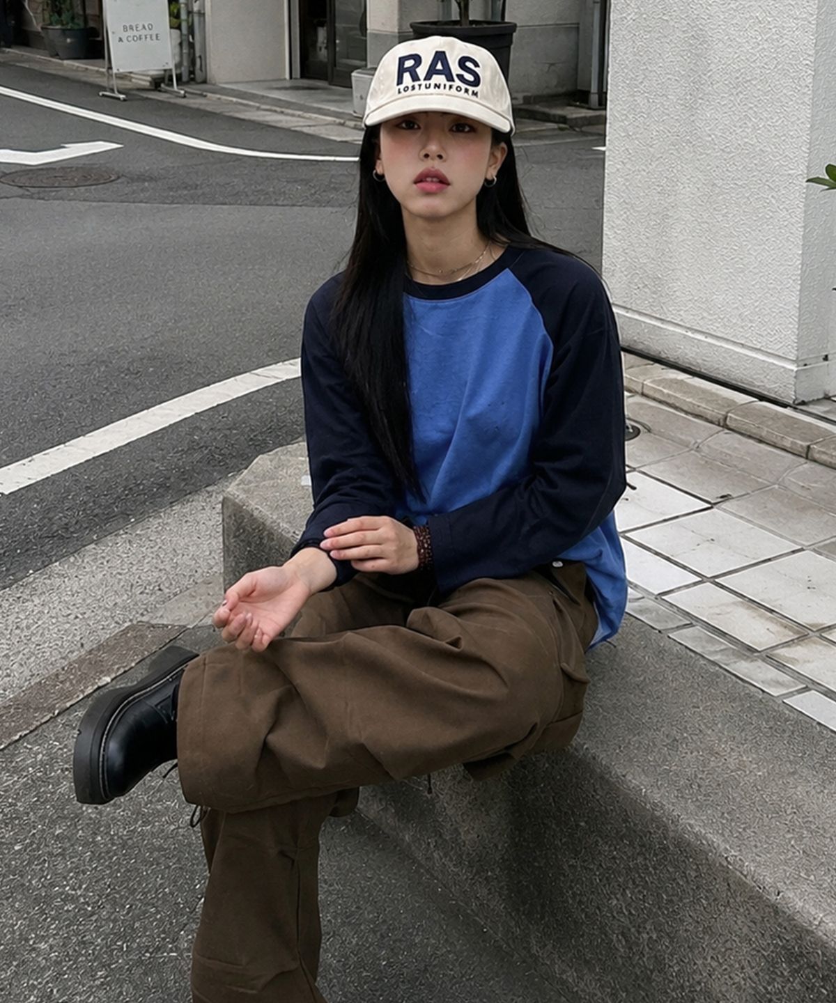 시그니처(SIGNATURE) 크롭 레글런 긴팔 티셔츠[블루]