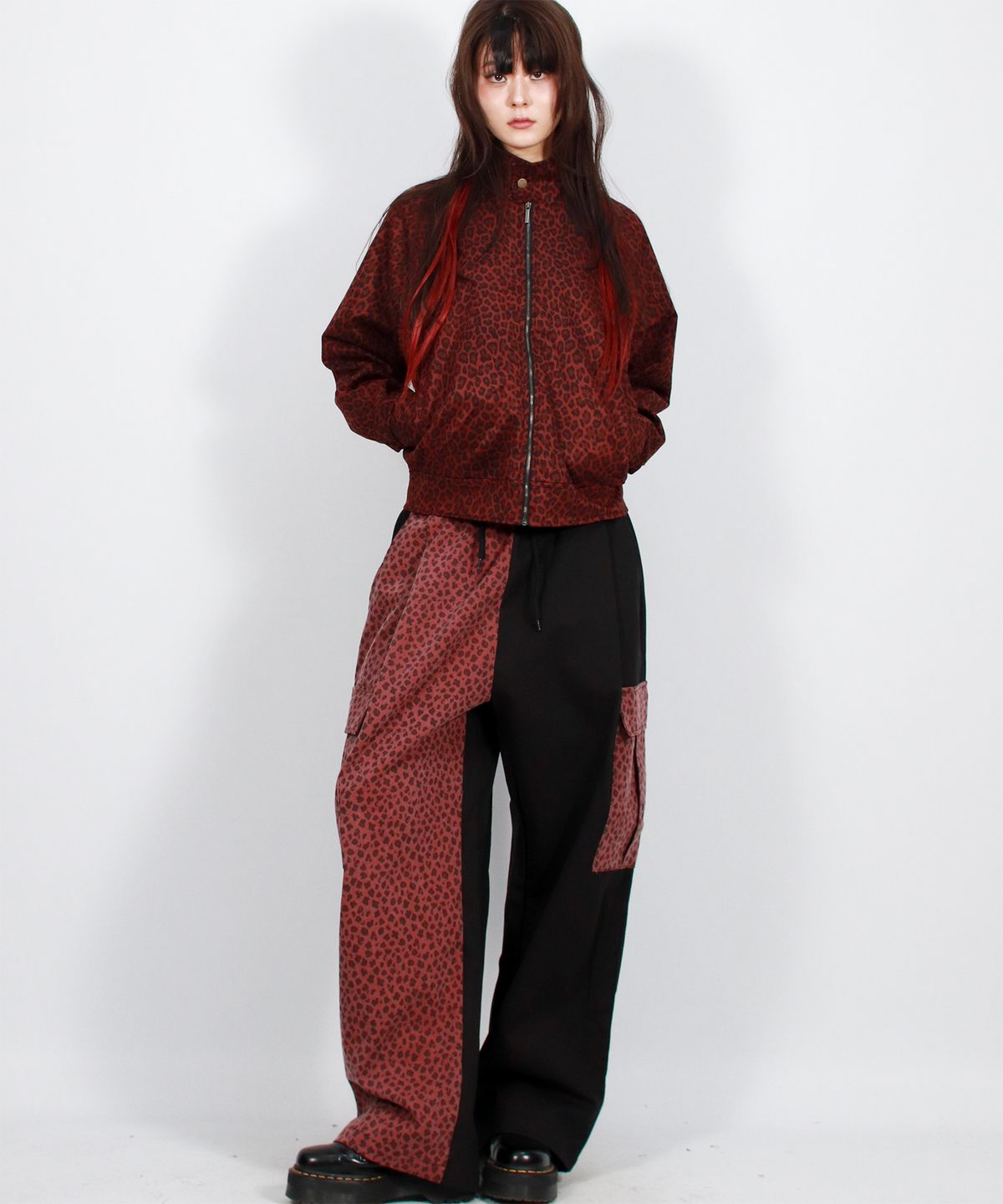 드마크(DEMARC) Asymmetrical leopard Cargo Wide track pants - Burgundy & Black