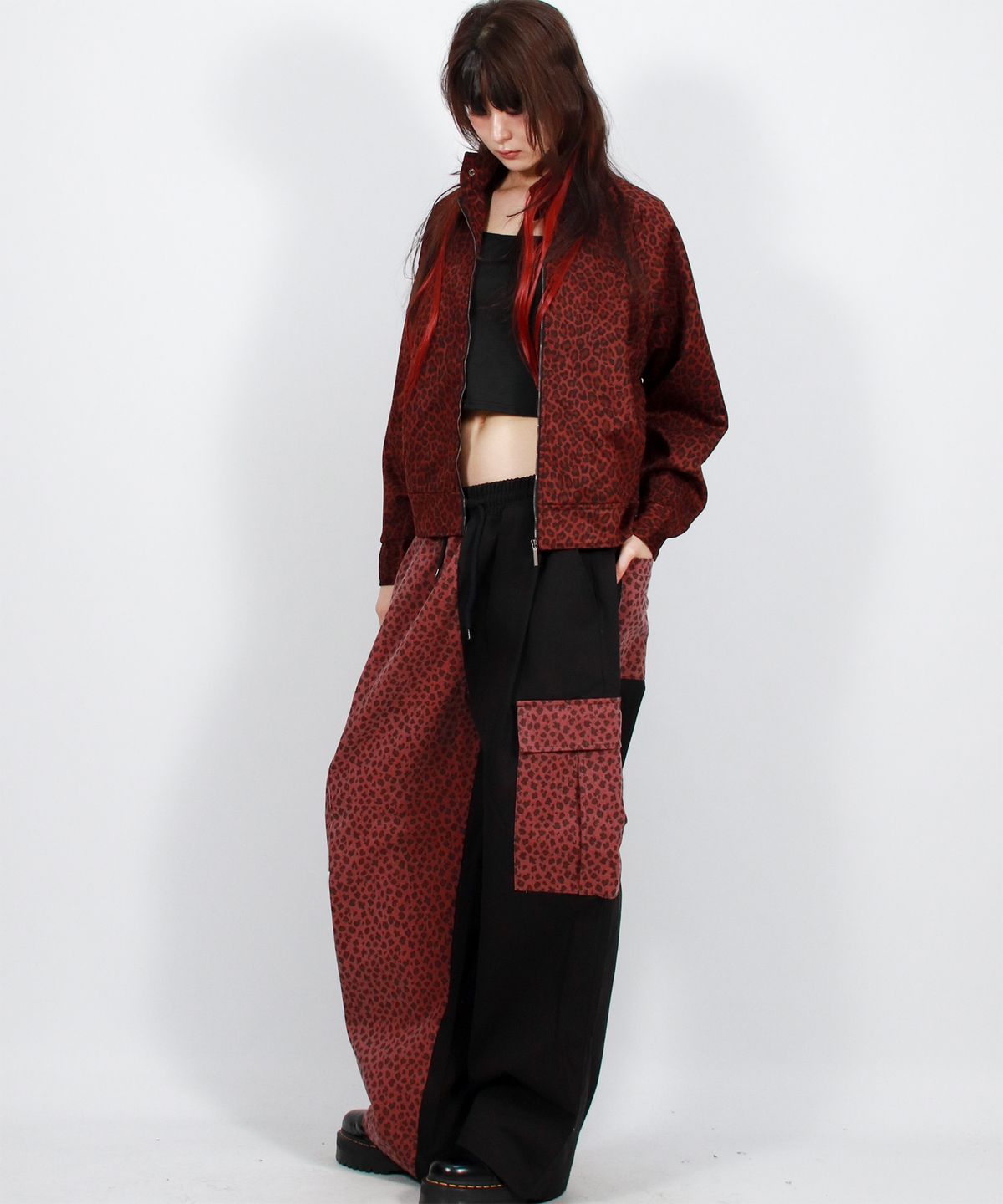 드마크(DEMARC) Asymmetrical leopard Cargo Wide track pants - Burgundy & Black