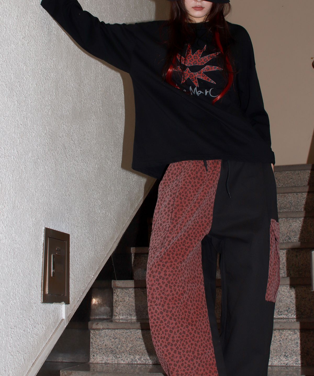 드마크(DEMARC) Asymmetrical leopard Cargo Wide track pants - Burgundy & Black