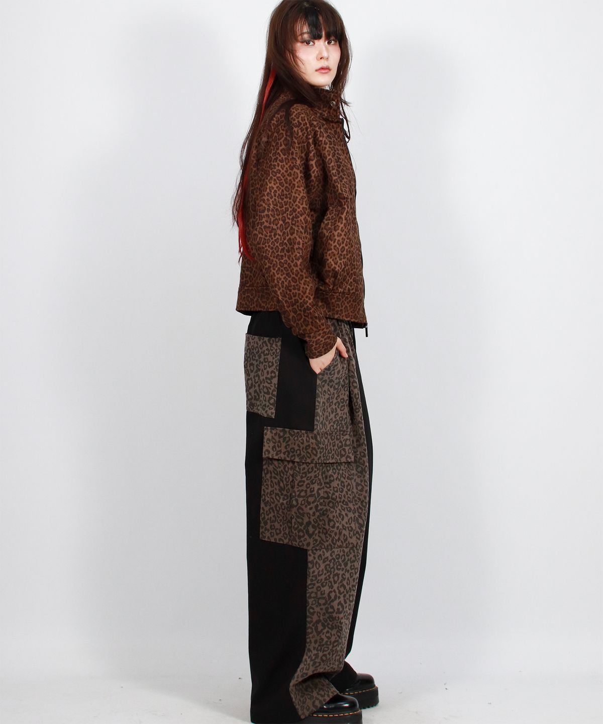 드마크(DEMARC) Asymmetrical leopard Cargo Wide track pants - Brown & Black