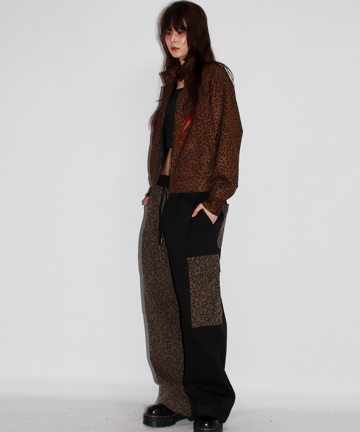 드마크(DEMARC) Asymmetrical leopard Cargo Wide track pants - Brown & Black