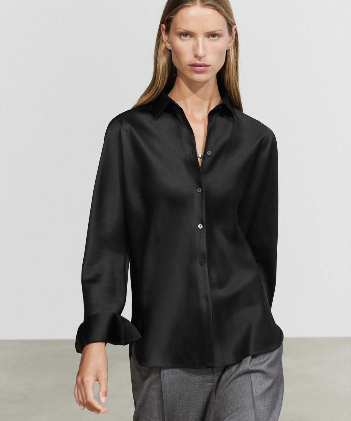 마시모두띠(MASSIMO DUTTI) 플루이드 새틴 셔츠