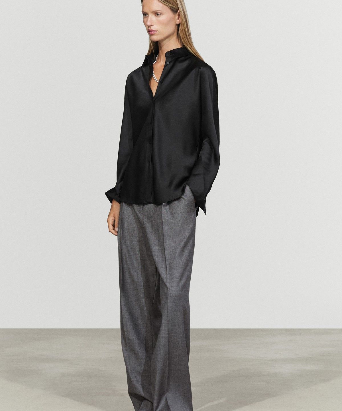 마시모두띠(MASSIMO DUTTI) 플루이드 새틴 셔츠