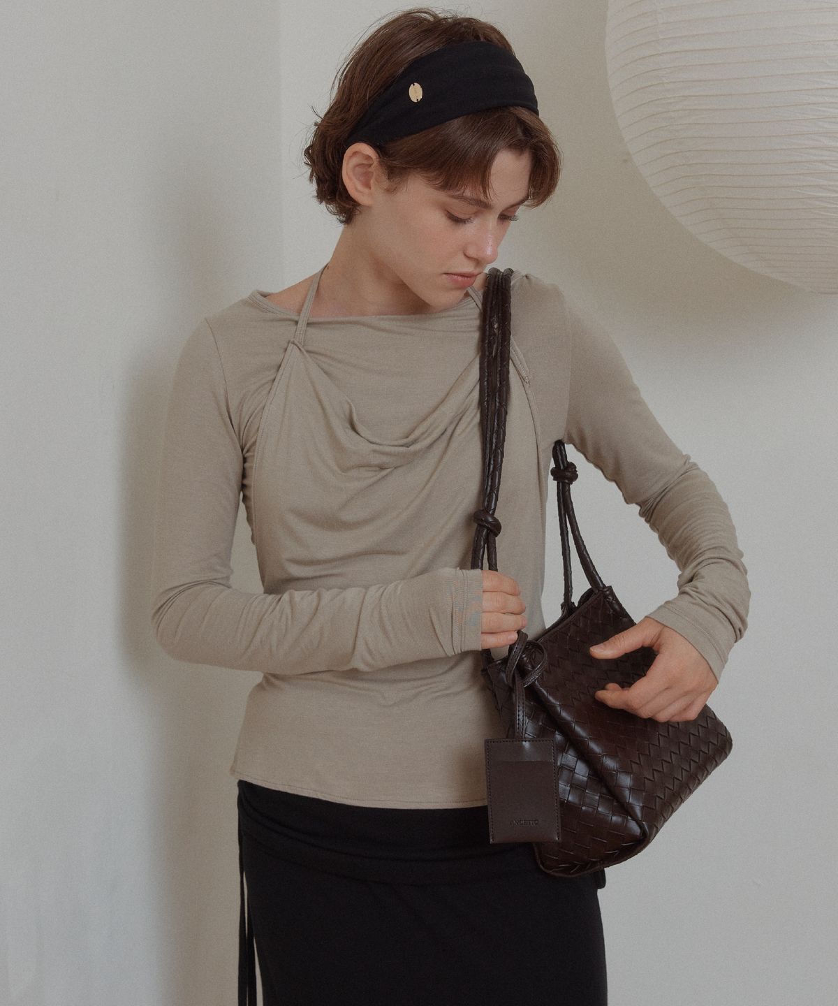 아노에틱(ANOETIC) ANC WEAVING MESH SHOULDER BAG_BROWN