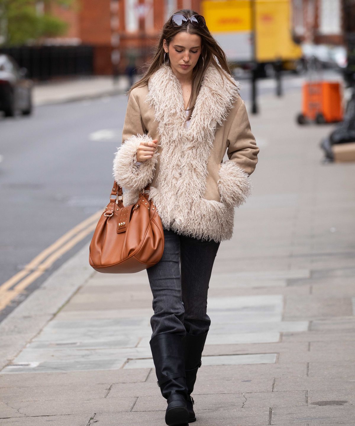 디망쉬(dimanche) Suede Fur Coat (beige)