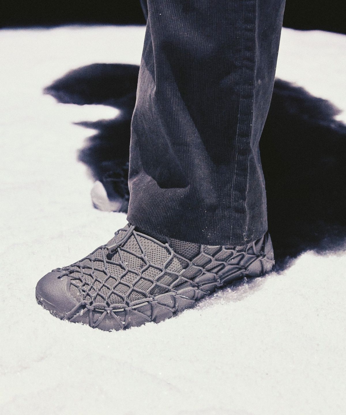 킨(KEEN) [KEEN x N HOOLYWOOD] 유니크 360 남성 슬립온 N-HYWOOD STEEL GREY