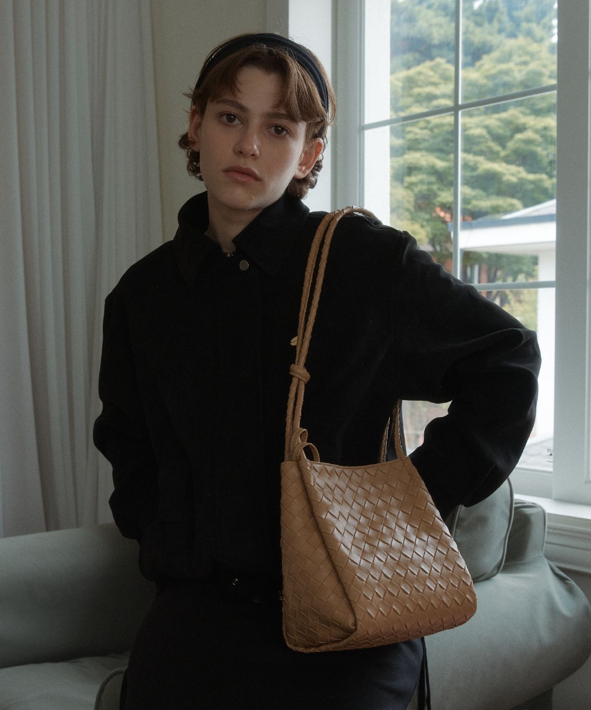 아노에틱(ANOETIC) ANC WEAVING MESH SHOULDER BAG_CAMEL
