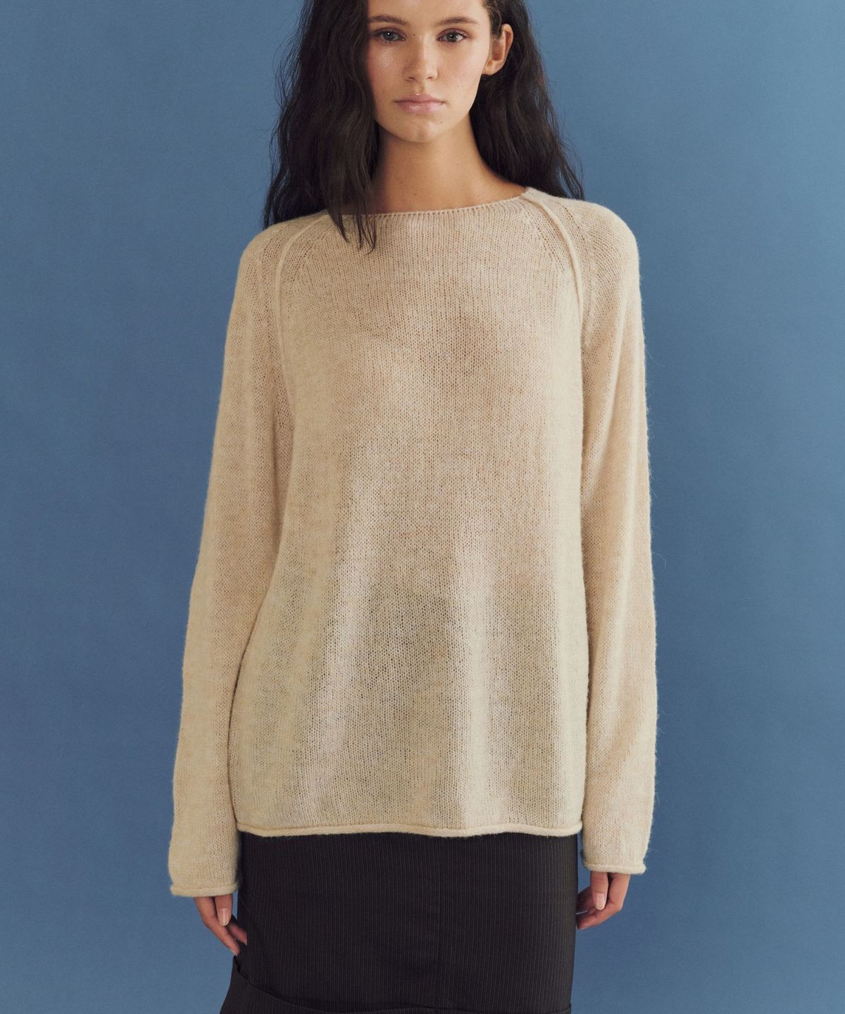 앤니즈(ANDNEEDS) Bailey boat neck sheer knit (beige)