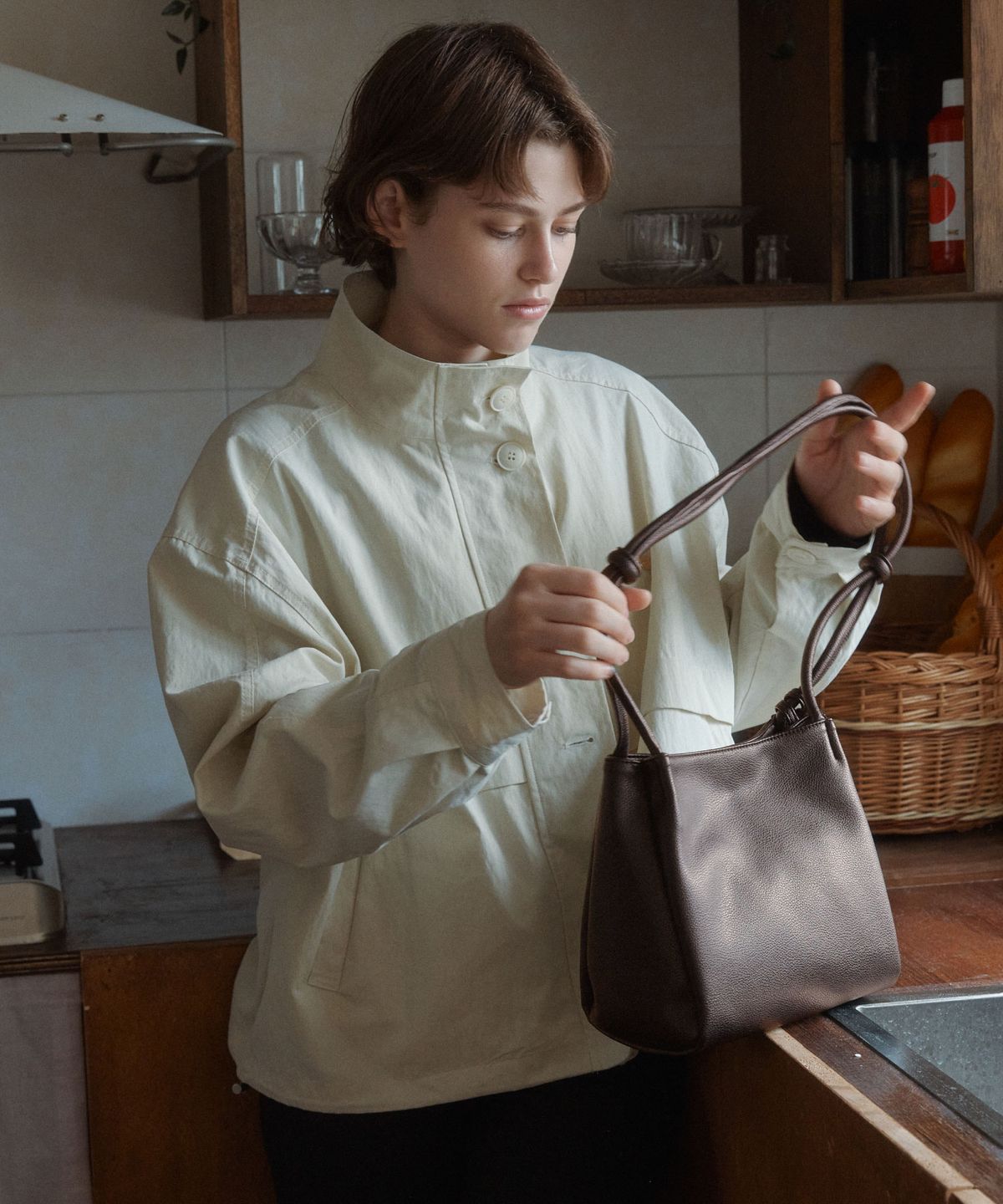 아노에틱(ANOETIC) ANC SOFT STRING SHOULDER BAG_BROWN