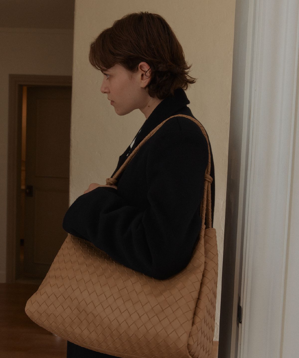 아노에틱(ANOETIC) ANC WEAVING MESH STRING BAG_CAMEL