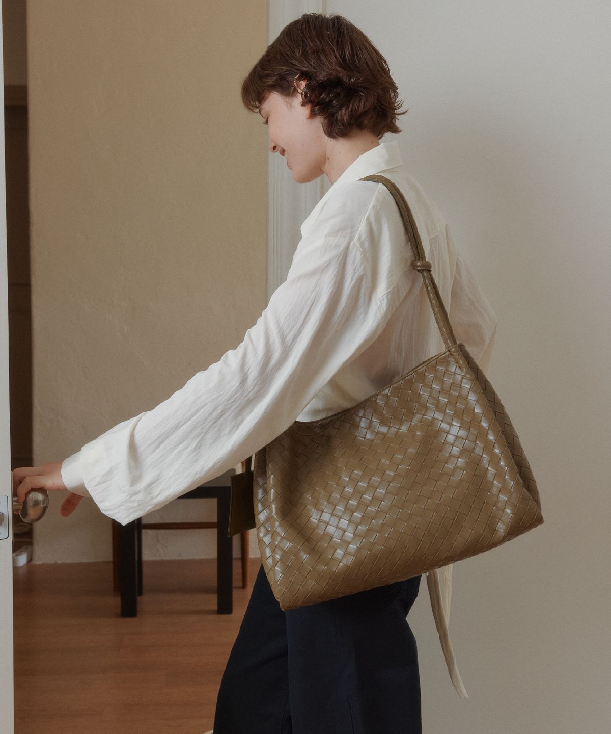 아노에틱(ANOETIC) ANC WEAVING MESH STRING BAG_OLIVE