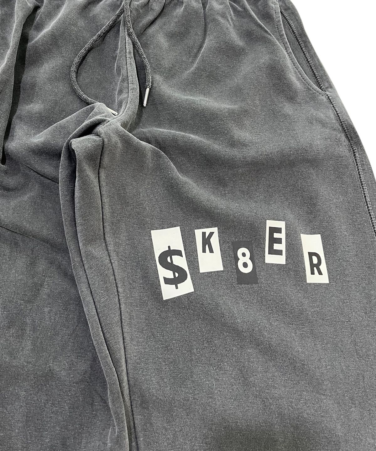 스케이터락(SK8ER ROCK) Holy Sk8 Pigment Sweat Pants (charcoal)