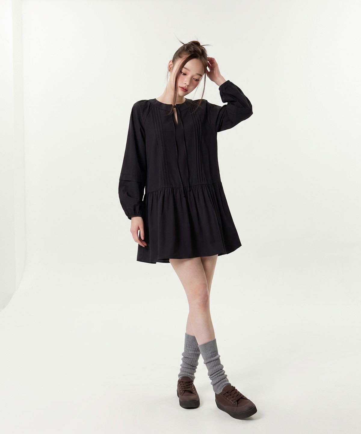 인무드(INMOOD) 메리 핀턱 미니 원피스 [블랙]