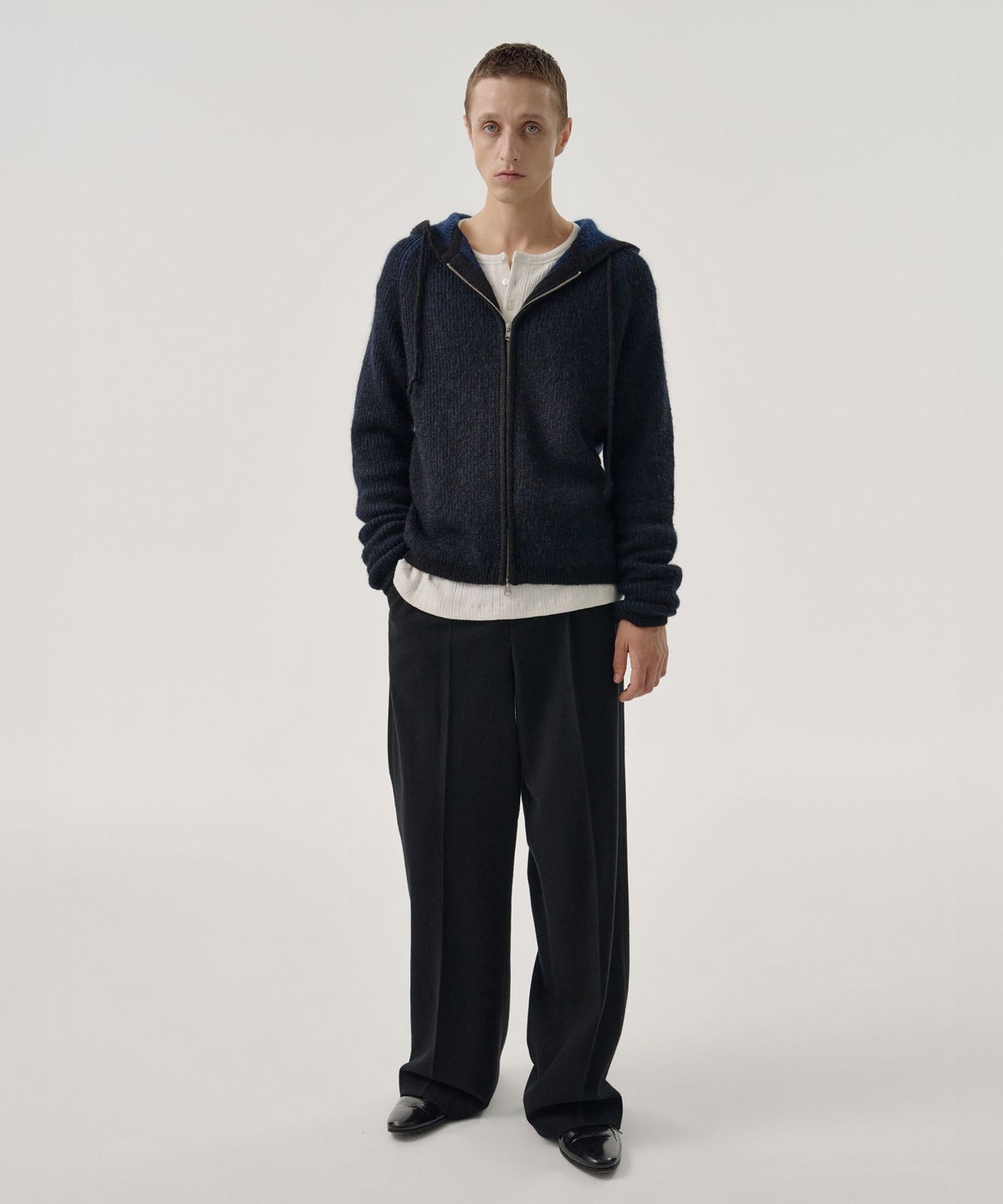 엠엠아이씨(MMIC) CLOUD KNIT HOODIE (BLACK)