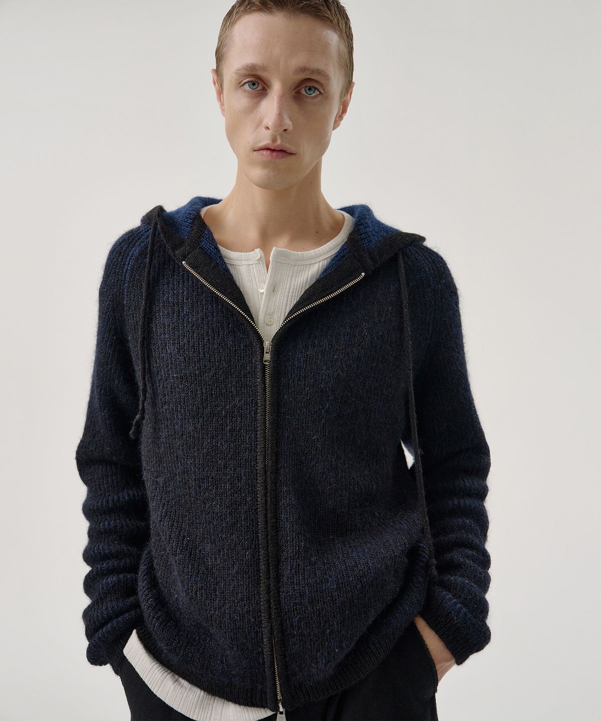 엠엠아이씨(MMIC) CLOUD KNIT HOODIE (BLACK)