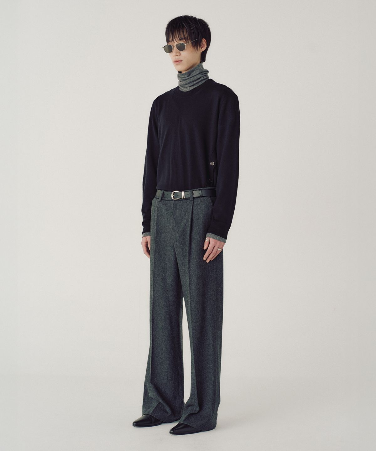 엠엠아이씨(MMIC) VANTAGE SLACKS (GRAY)