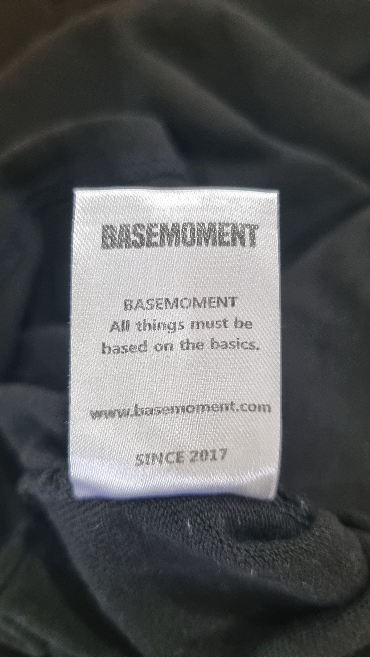 베이스모먼트(BASEMOMENT) 긴소매 티셔츠 FREE